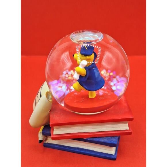 Disney's Winnie The Pooh Class Of 2001 Snow Globe Bought From The Disney Store - Picture 5 of 8